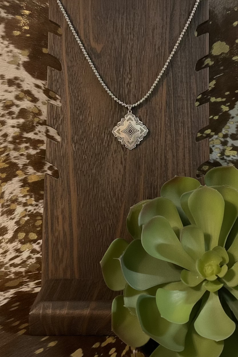 Navajo Pearl Pendant Necklace