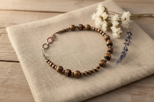 7 inch copper pearl bracelet with 4mm beads and 7mm smooth and textured copper accent beads western boutique jewelry