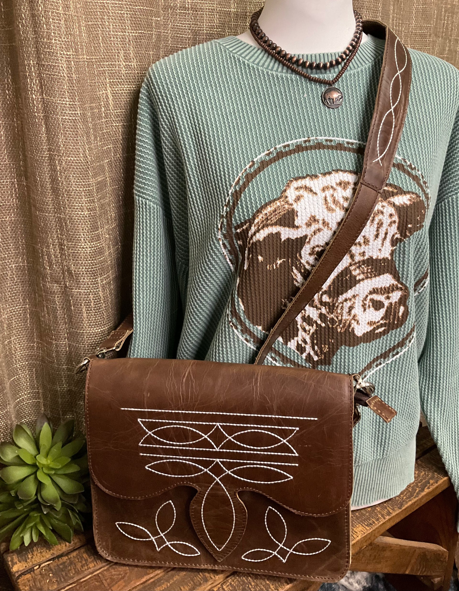 Texarkana Boot Stitch Leather Crossbody – Dirt Road Dolls